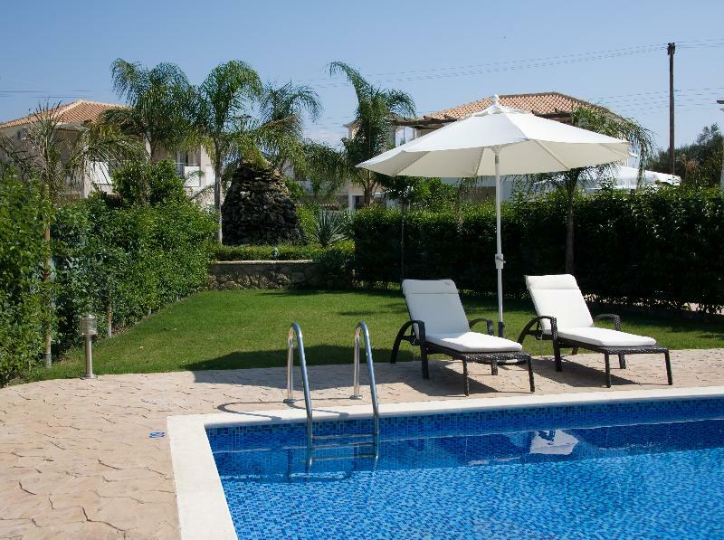 Mamfredas Luxury Resort Plánosz Kültér fotó